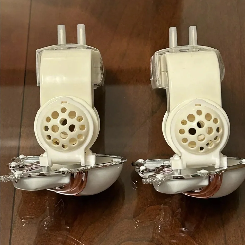 NWT Bath & Body Works Wallflower Plug In Polar Bear Snowflake Set of 2 - Picture 10 of 12